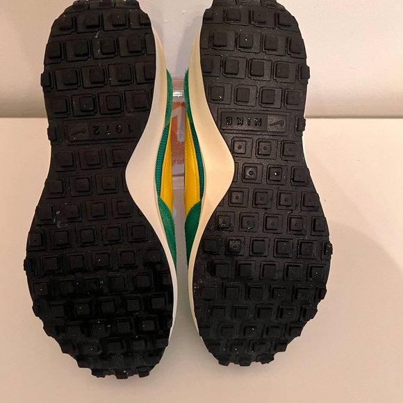 DX293-300 NIKE VINTAGE
Wmns Waffle Debut Vintage 'Stadium Green Opti Yellow' - Picture 10 of 12